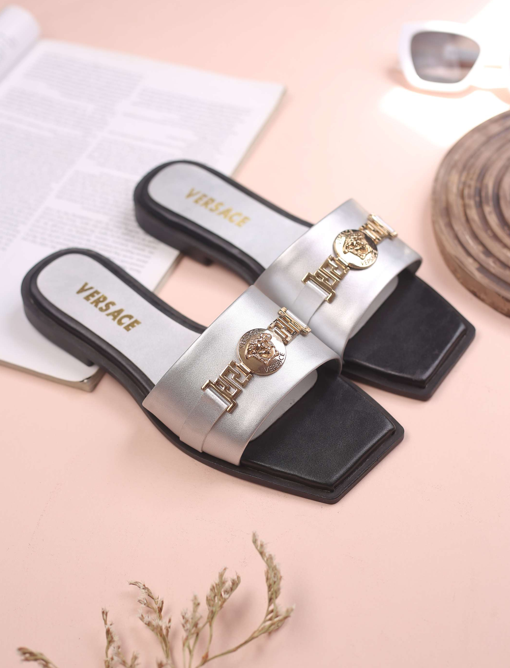 کفش صندل زنانه راحتی ورساچ زنجیری