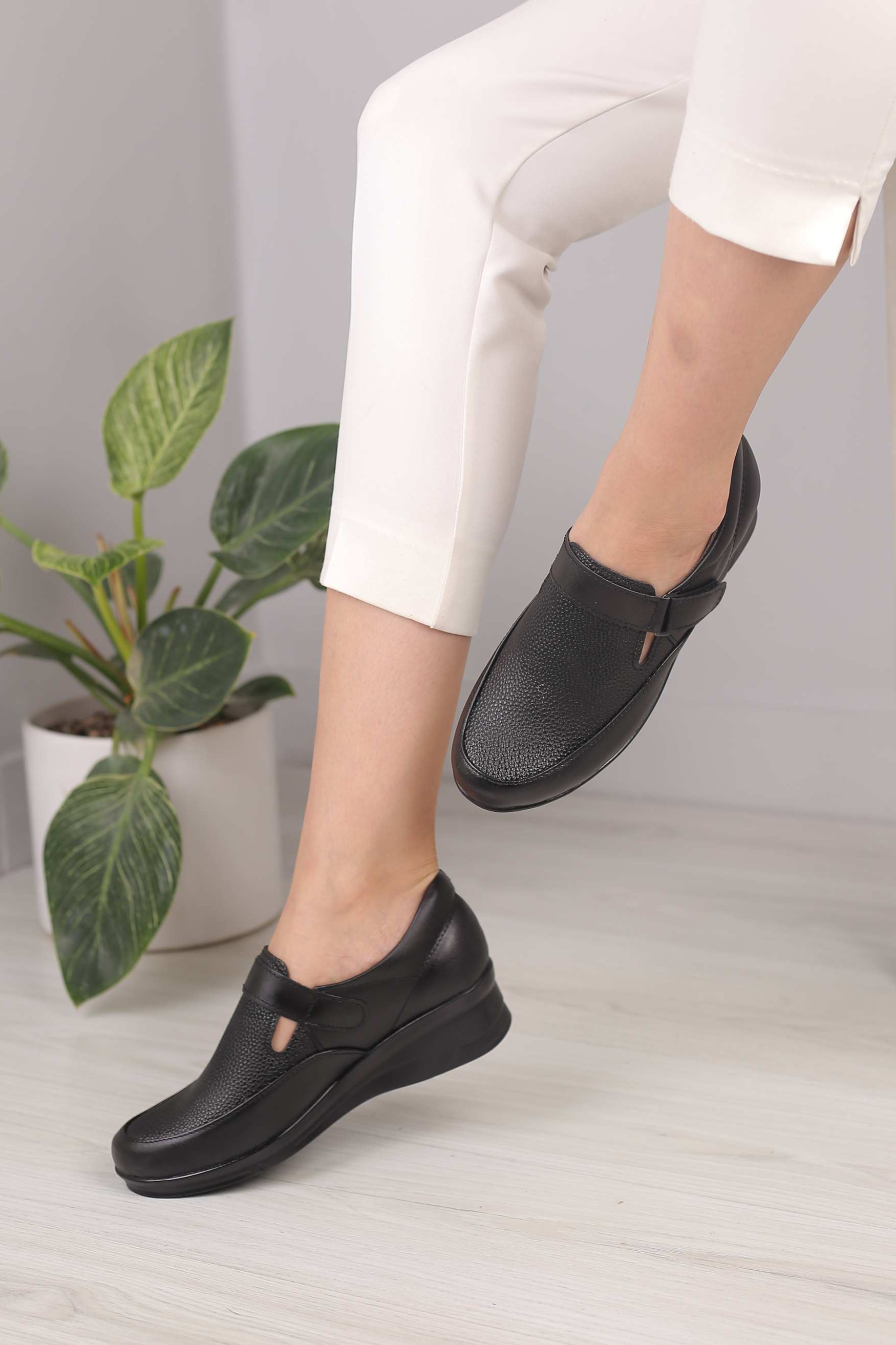 کفش پرسنلی زنانه ژینوا