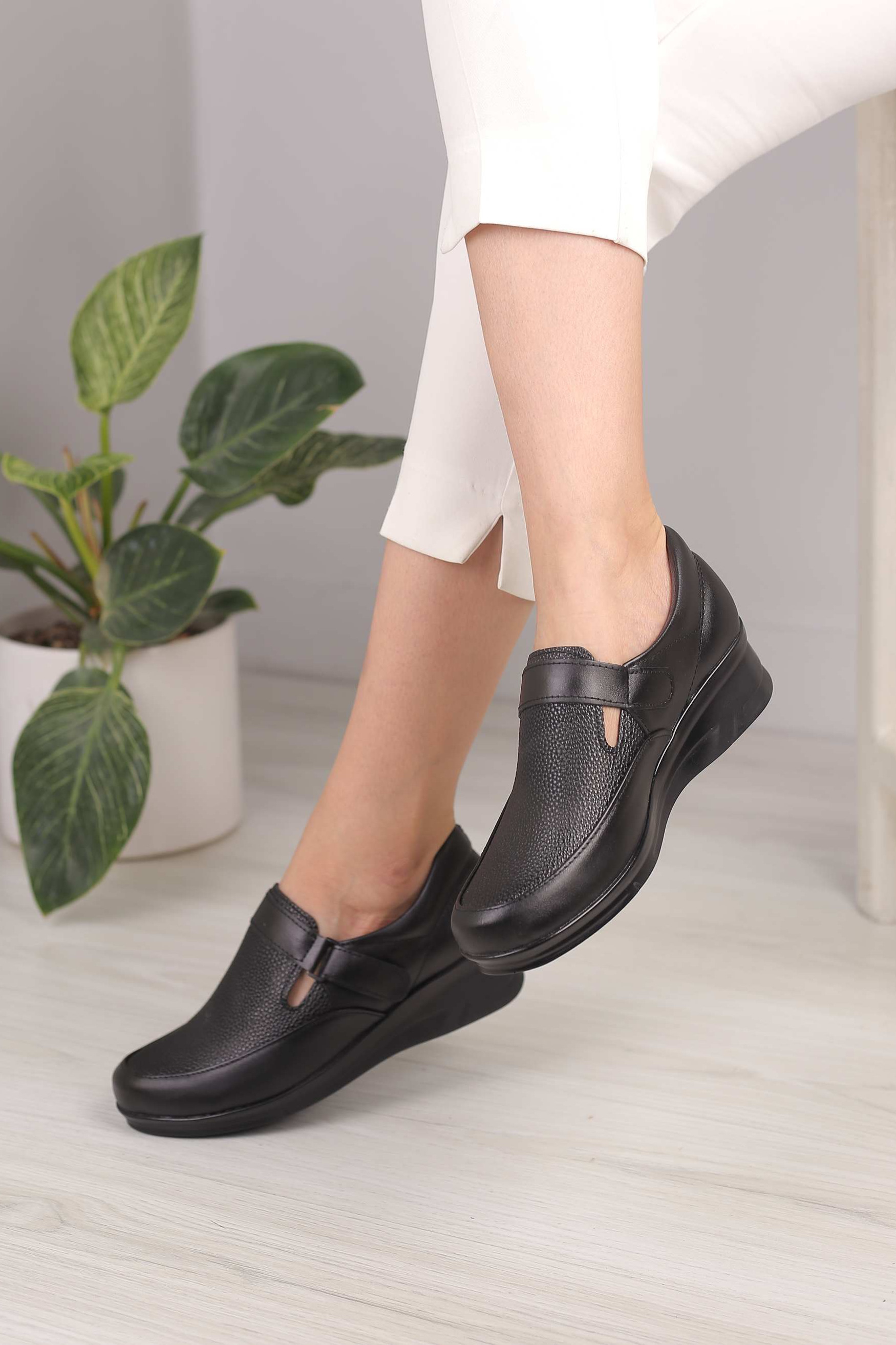 کفش پرسنلی زنانه ژینوا