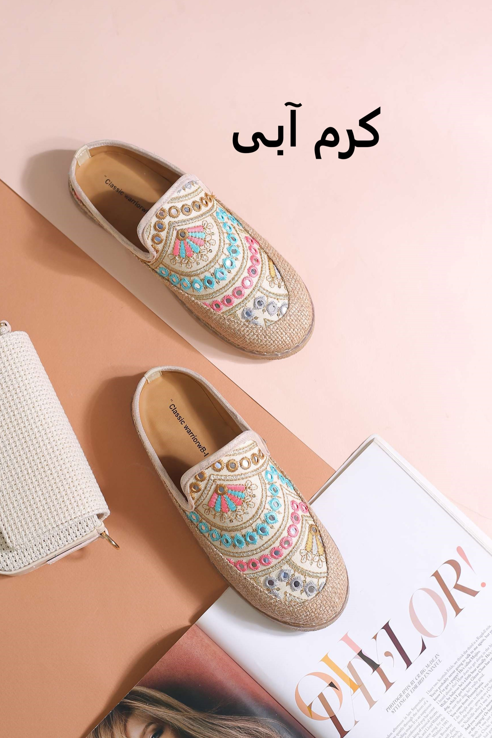 کفش صندل روفرشی جلو بسته زنانه لورا