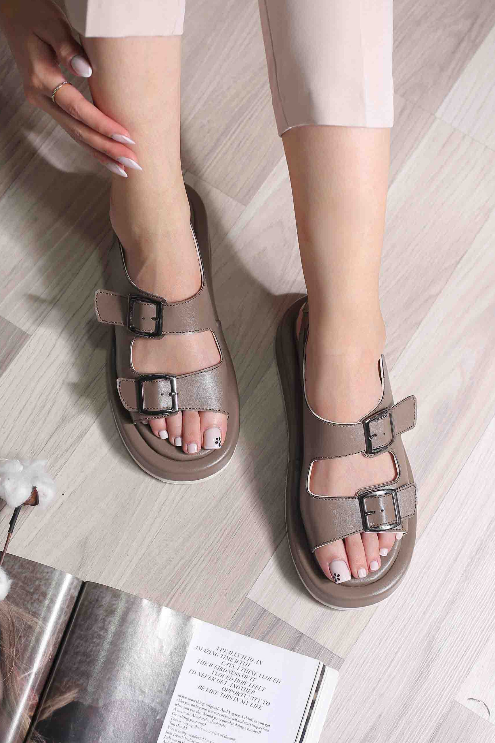 کفش صندل زنانه رکابدار گیلدا